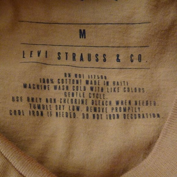 Levi's Long Sleeve T-Shirt Men's Size M Brown Spell Out Logo Flawed Read Descr - Picture 9 of 9